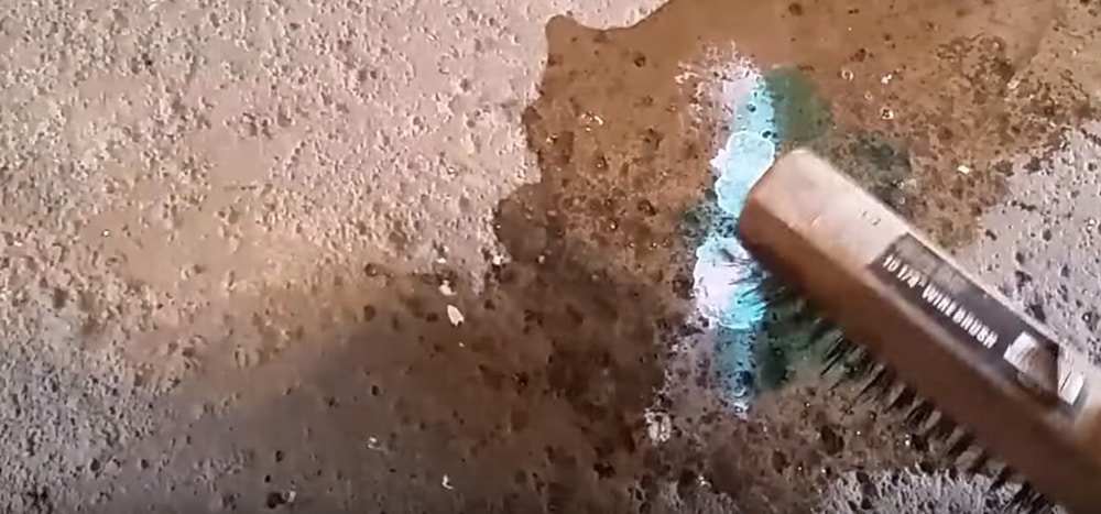 How to Remove Paint from Concrete With and Without Chemicals