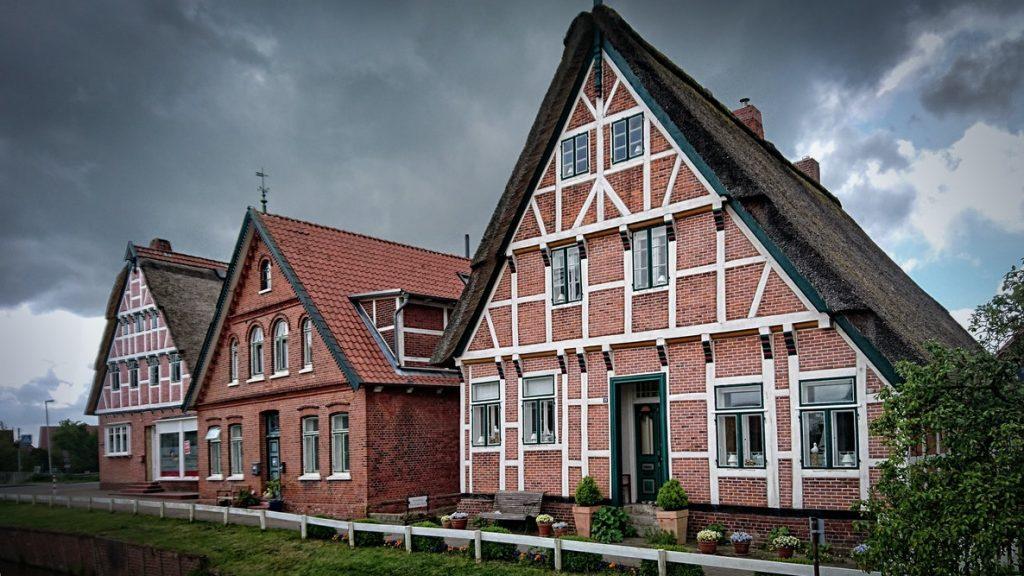 How Much Does It Cost to Paint a Brick House
