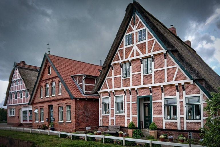 How Much Does It Cost to Paint a Brick House